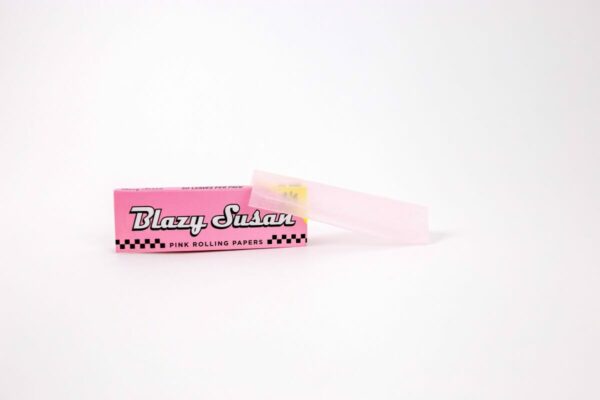 Blazy Susan – Pink Rolling Papers – 1-1/4 | Online Dispensary Canada Shop